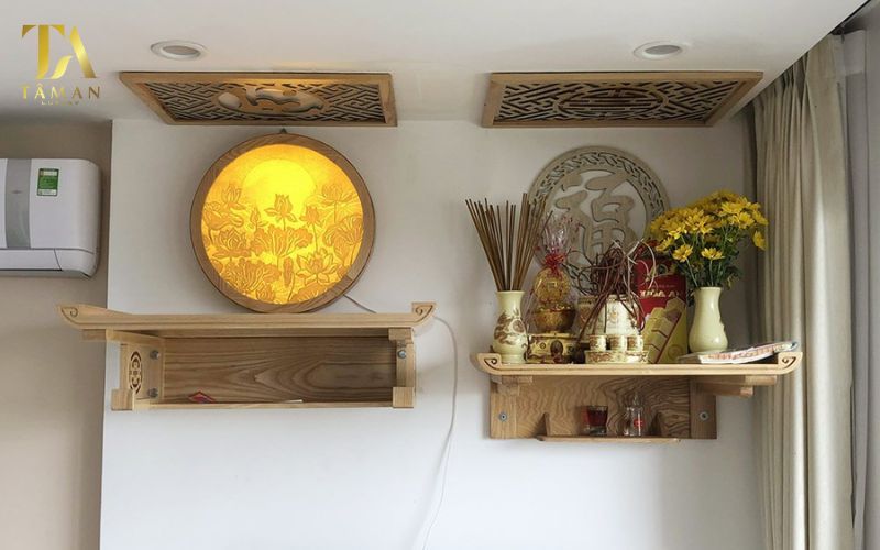 Bàn thờ treo tường tiết kiệm không gian