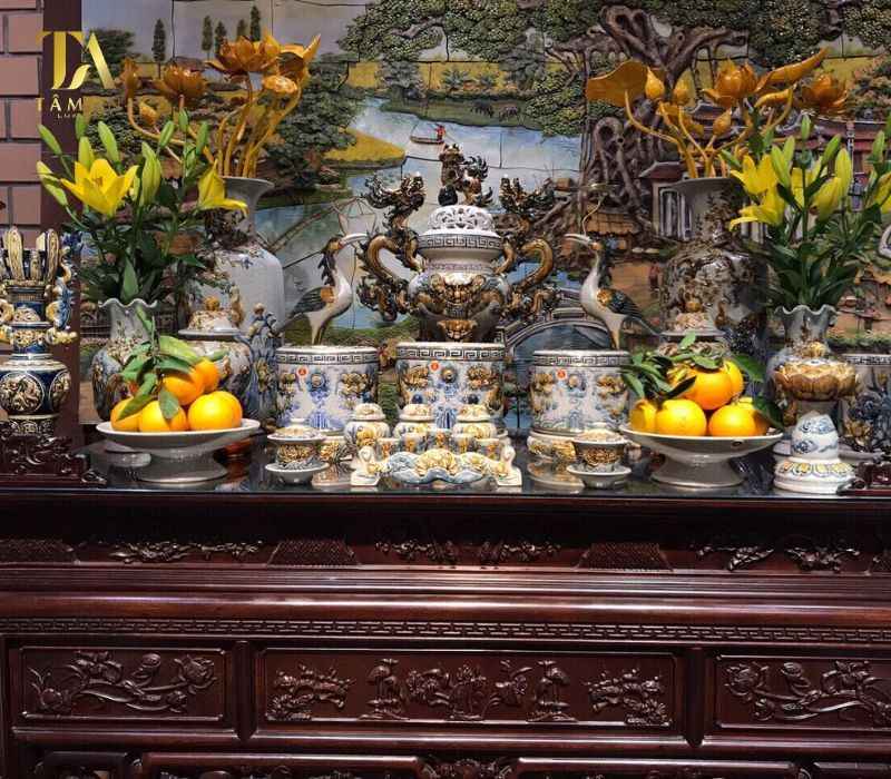 Bàn thờ gia tiên gồm những gì và cách sắp xếp bàn thờ đúng chuẩn 