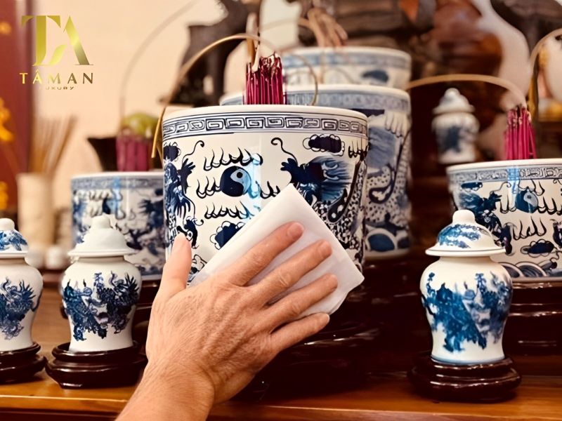 Phong tục dọn dẹp bàn thờ gia tiên của người Việt