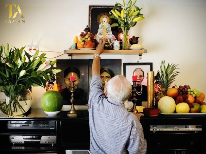 Ý nghĩa bàn thờ gia tiên trong đời sống tâm linh