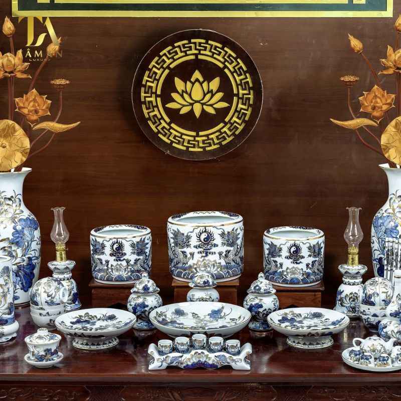 Bàn thờ chung cư mấy bát hương là phù hợp?