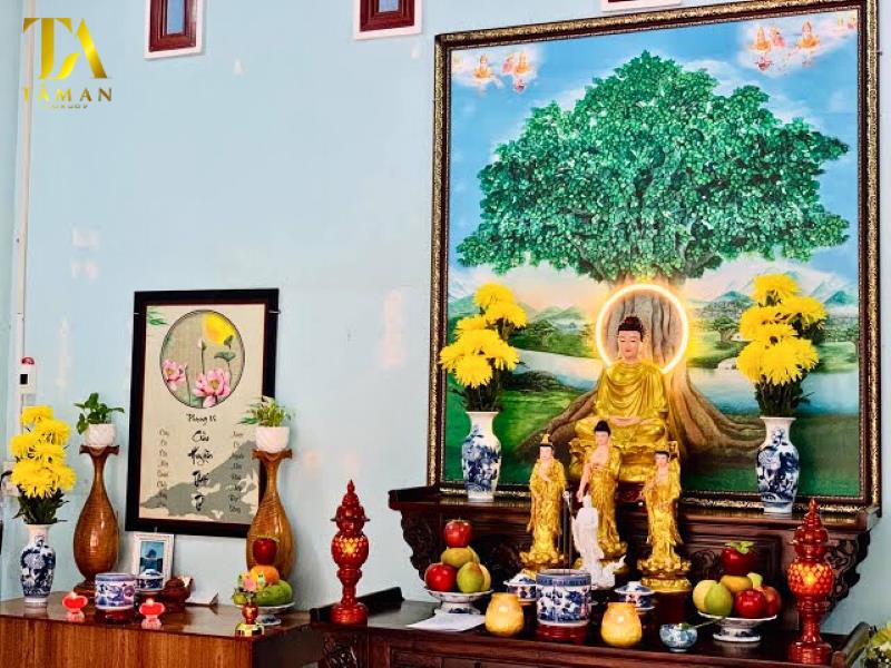 Giải Đáp Thắc Mắc "Bàn Thờ Phật Nên Cắm Hoa Gì?" Cắm hoa tươi bàn thờ Phật mang lại sự trang nghiêm, thanh tao