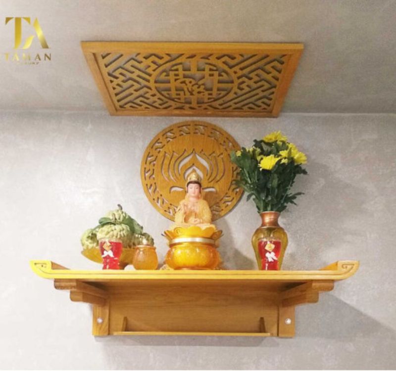 Bàn thờ Phật treo tường đơn giản, tiết kiệm diện tích