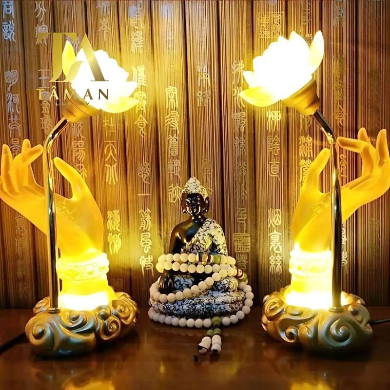 Ý nghĩa của đèn điện trên bàn thờ Thần Tài