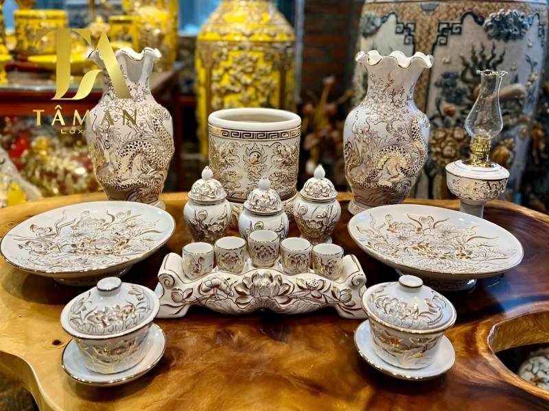 Nghi thức thay bát hương phù hợp với phong tục của gia đình 